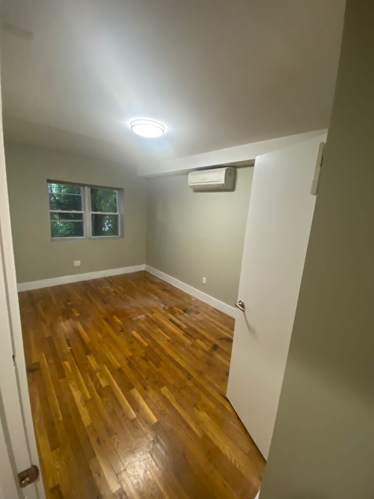 104 Cornelia Street - Photo 3