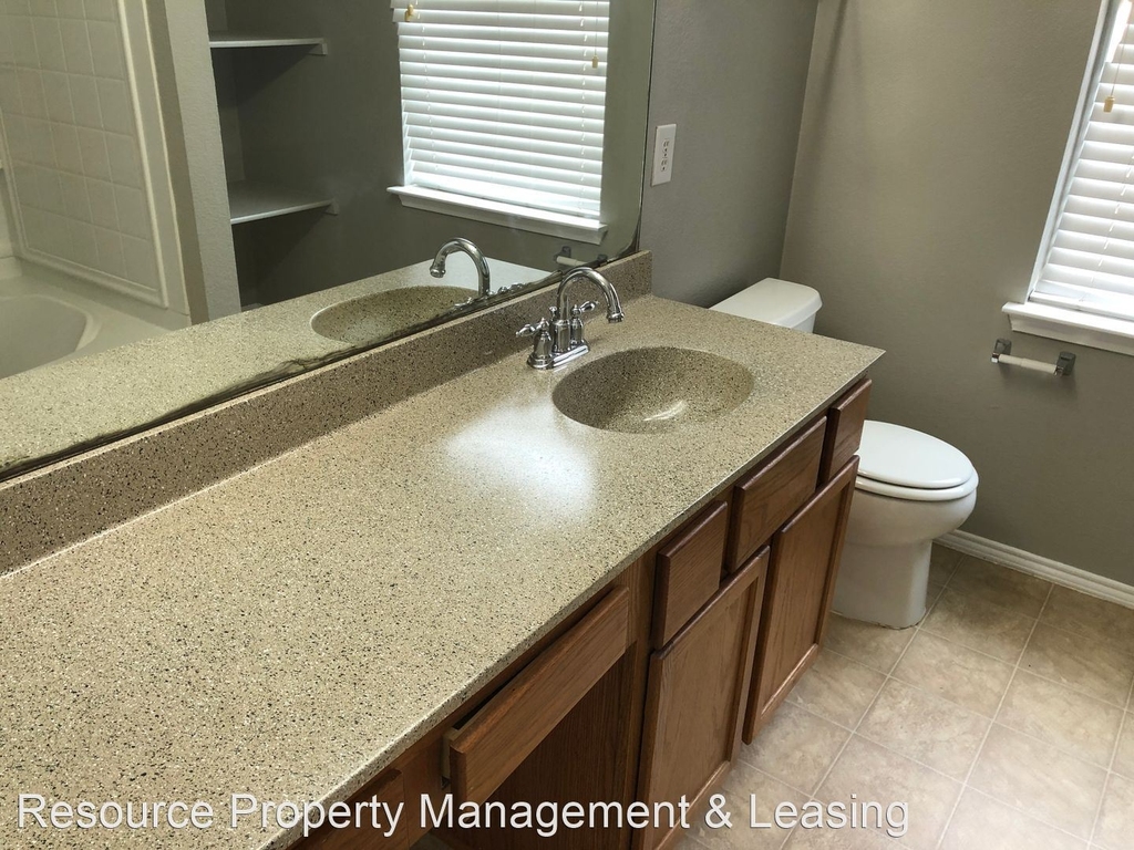 308 Chinaberry Trail - Photo 13