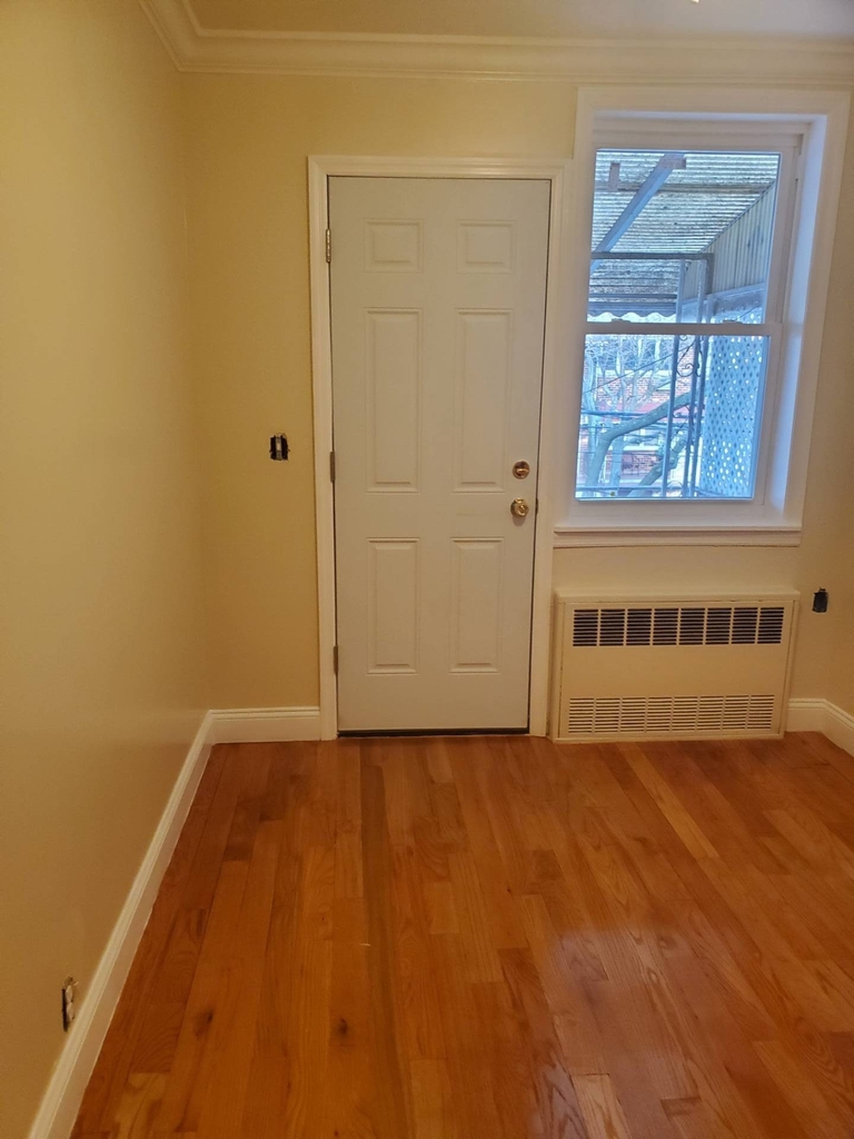 1008 East 59th Street - Photo 9