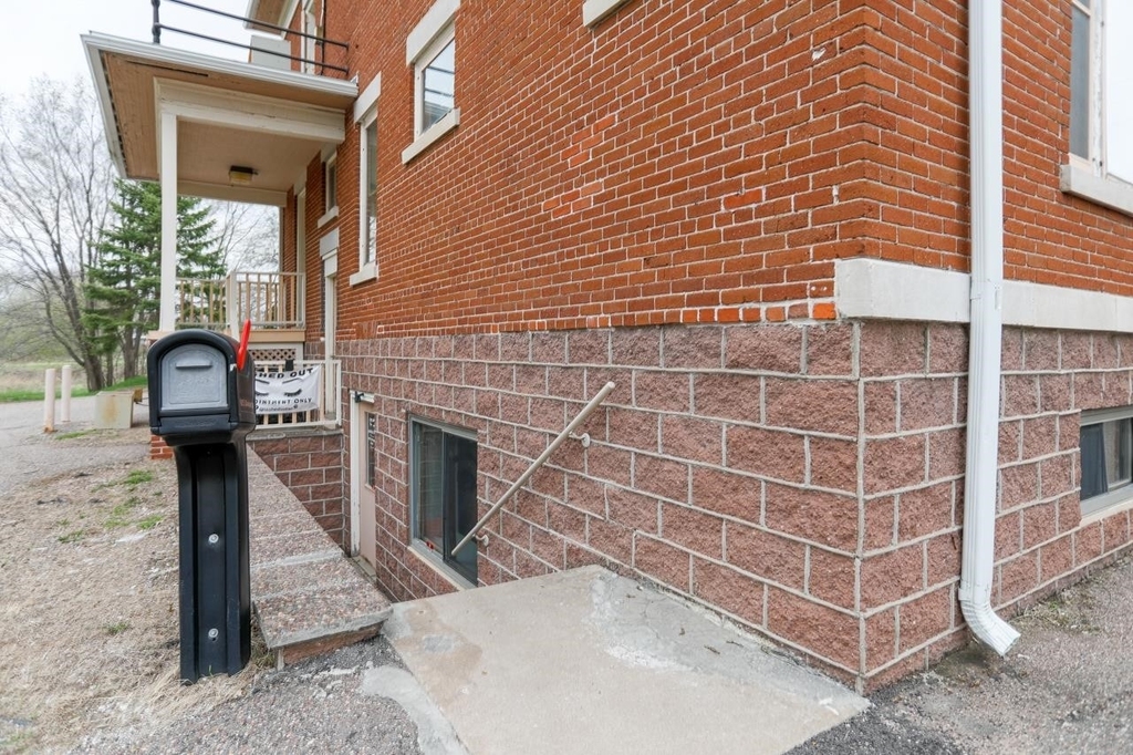 415 Division Street - Photo 6