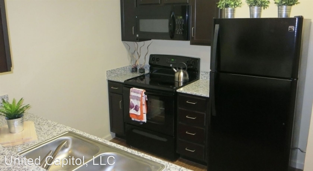 2401 Longview - Photo 1