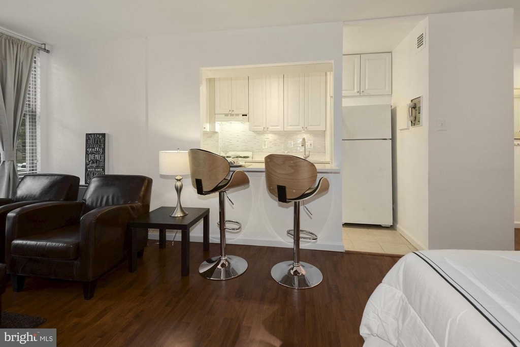 1260 21st St Nw #201 - Photo 11