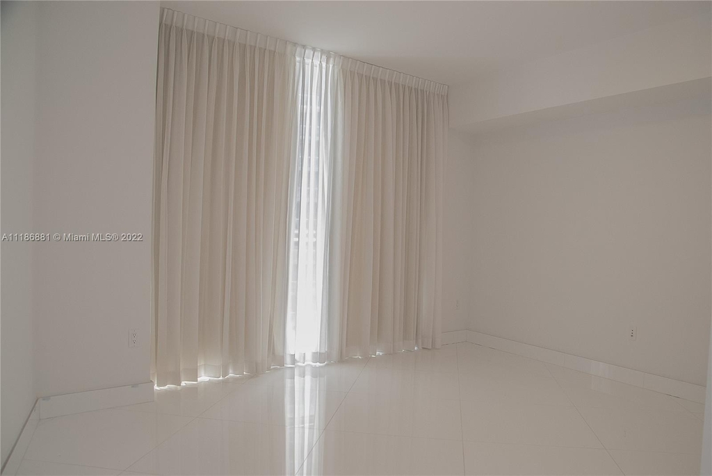 475 Brickell Ave - Photo 5