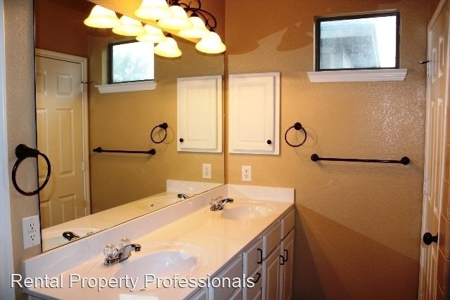 1218 Cresswell Cove - Photo 8