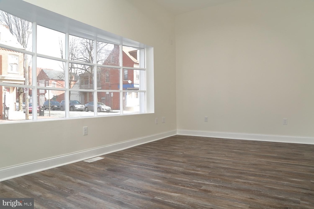 552 W King Street - Photo 11