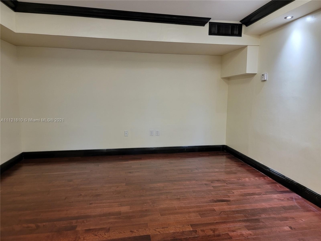 2333 Brickell Ave - Photo 2