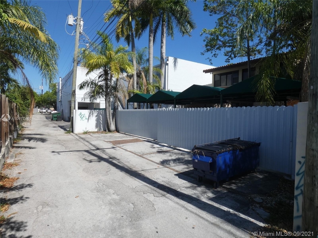 3127 Coral Way - Photo 7