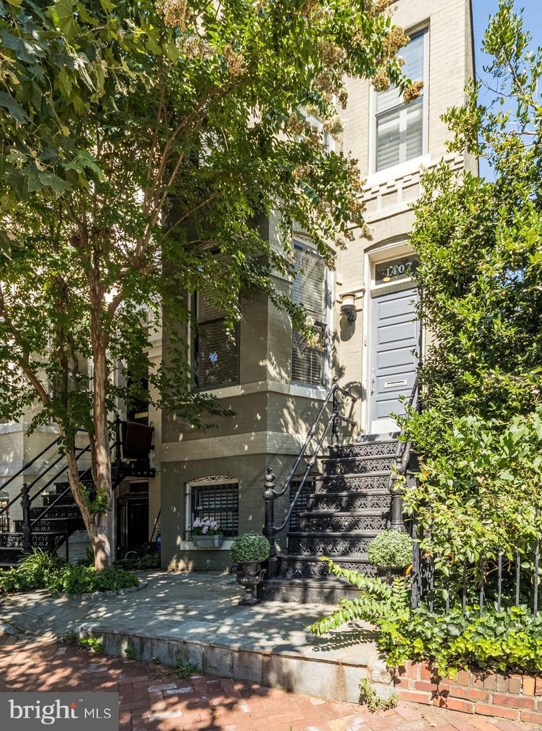 1407 33rd Street Nw - Photo 0