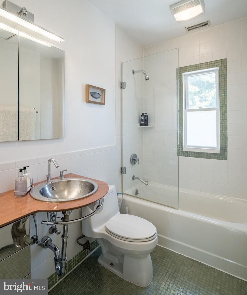 1407 33rd Street Nw - Photo 7