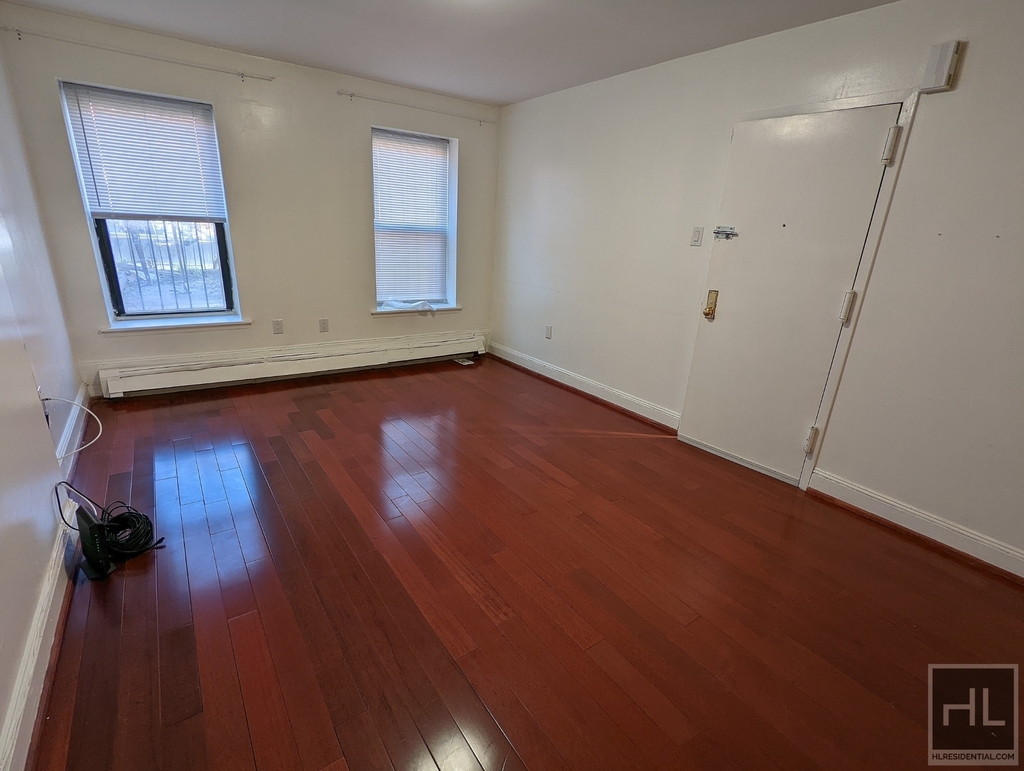 412 Halsey Street - Photo 1