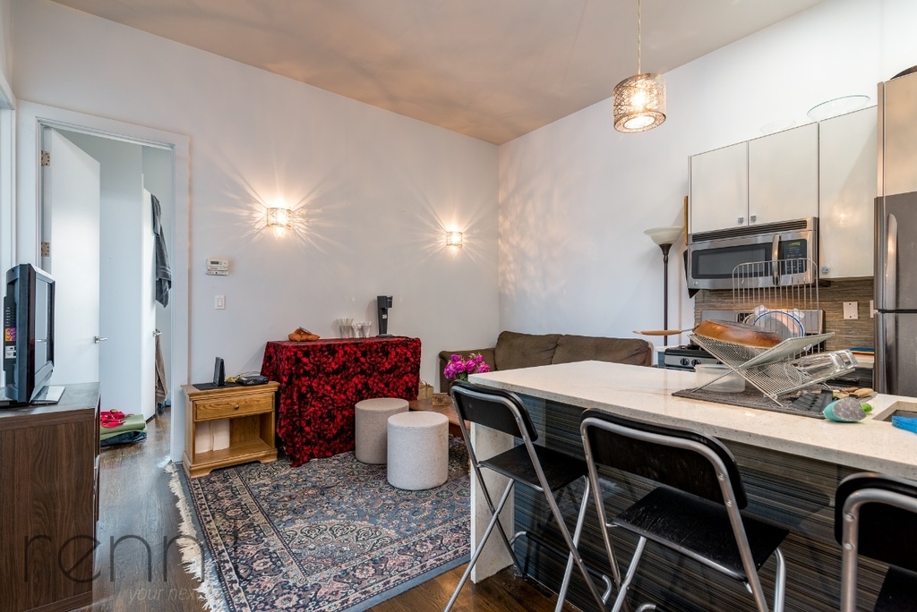 863 Broadway - Photo 8