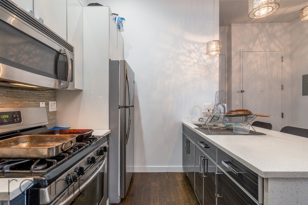 863 Broadway - Photo 3