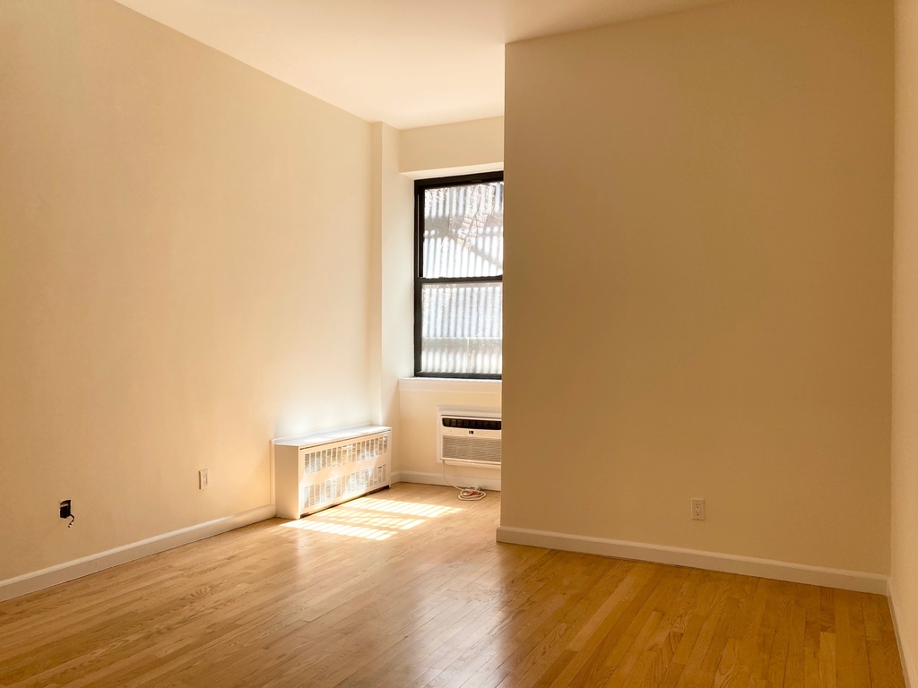 East 91st St, New York City - Photo 0