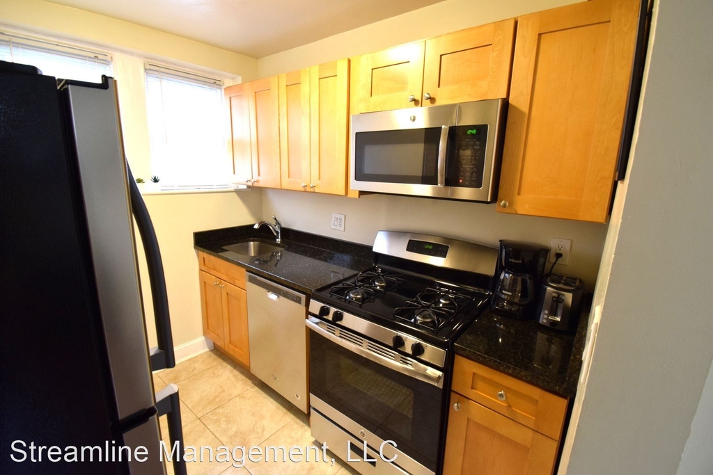 2415 Ontario Rd Nw #1 - Photo 3