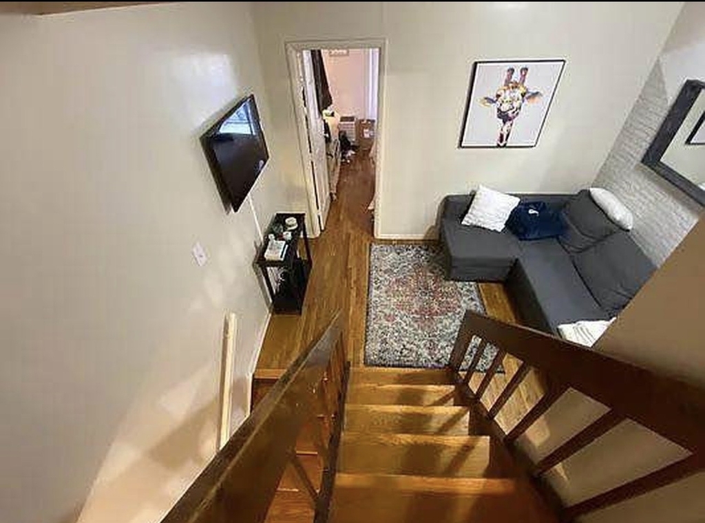 329 East 63rd Street - Photo 5