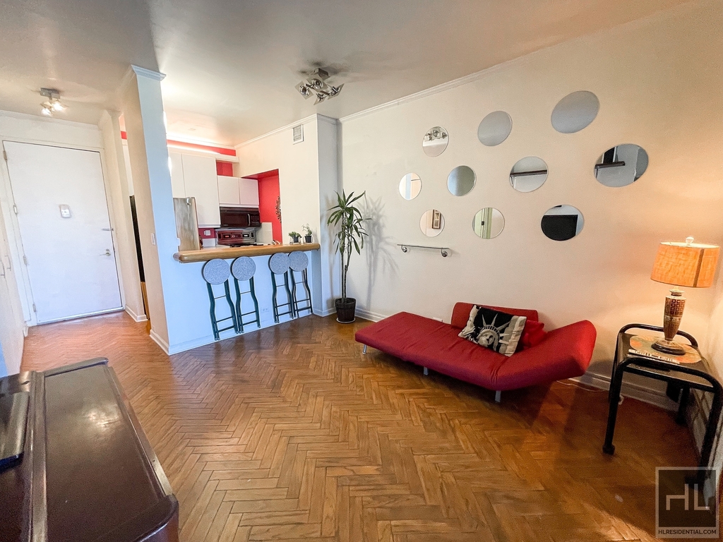 530 East 76 Street - Photo 11