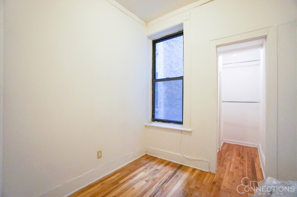 326 East 13th Street - Photo 4