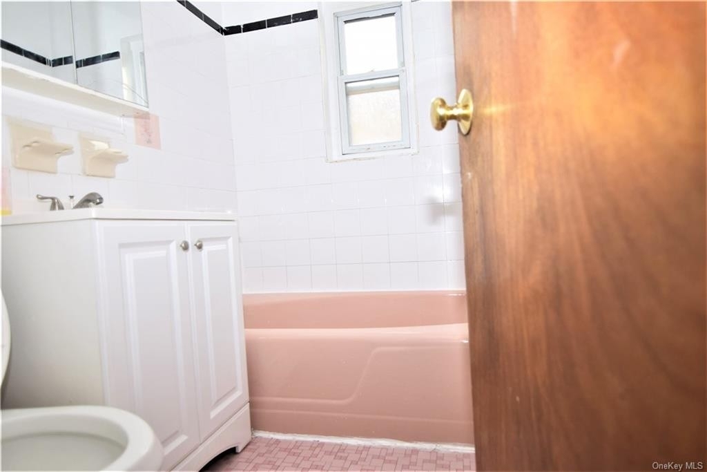 1019 E 225th Street - Photo 3