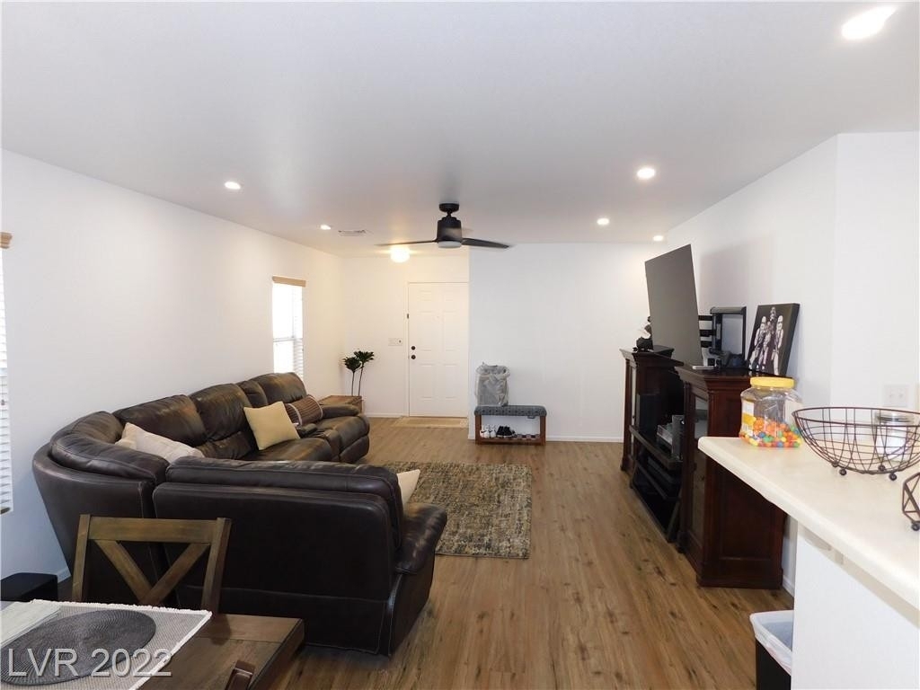 9080 Ashiwi Avenue - Photo 2