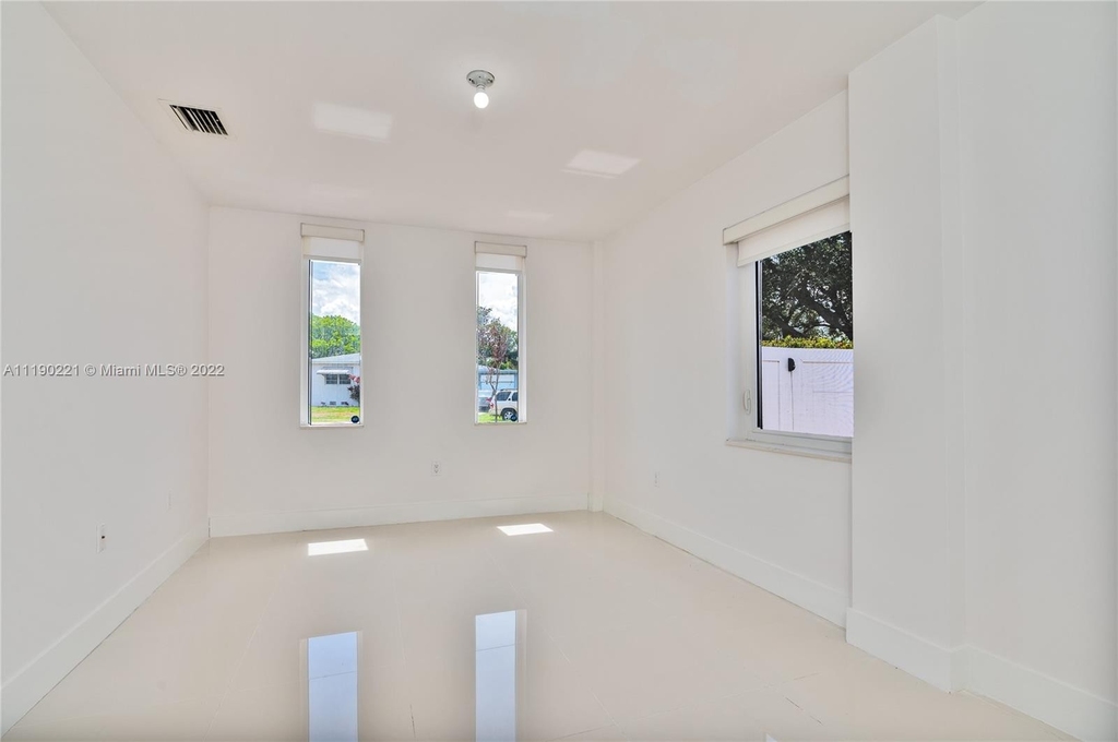 12505 Ne Miami Pl - Photo 12