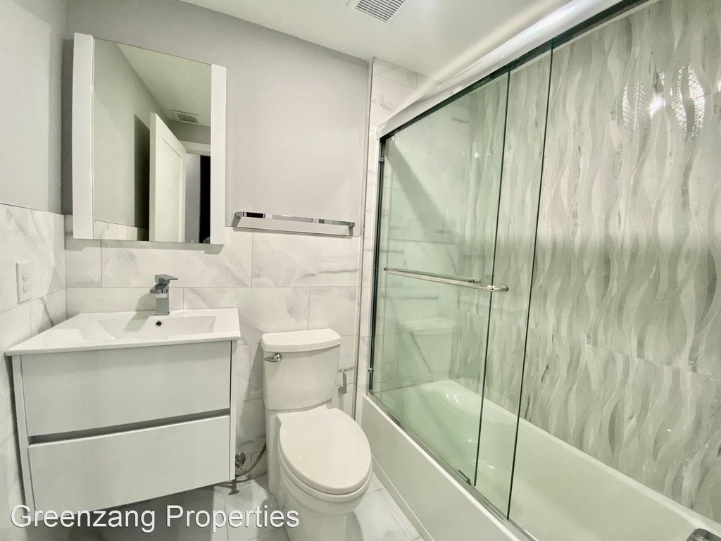 300 Richmond Street - Photo 8