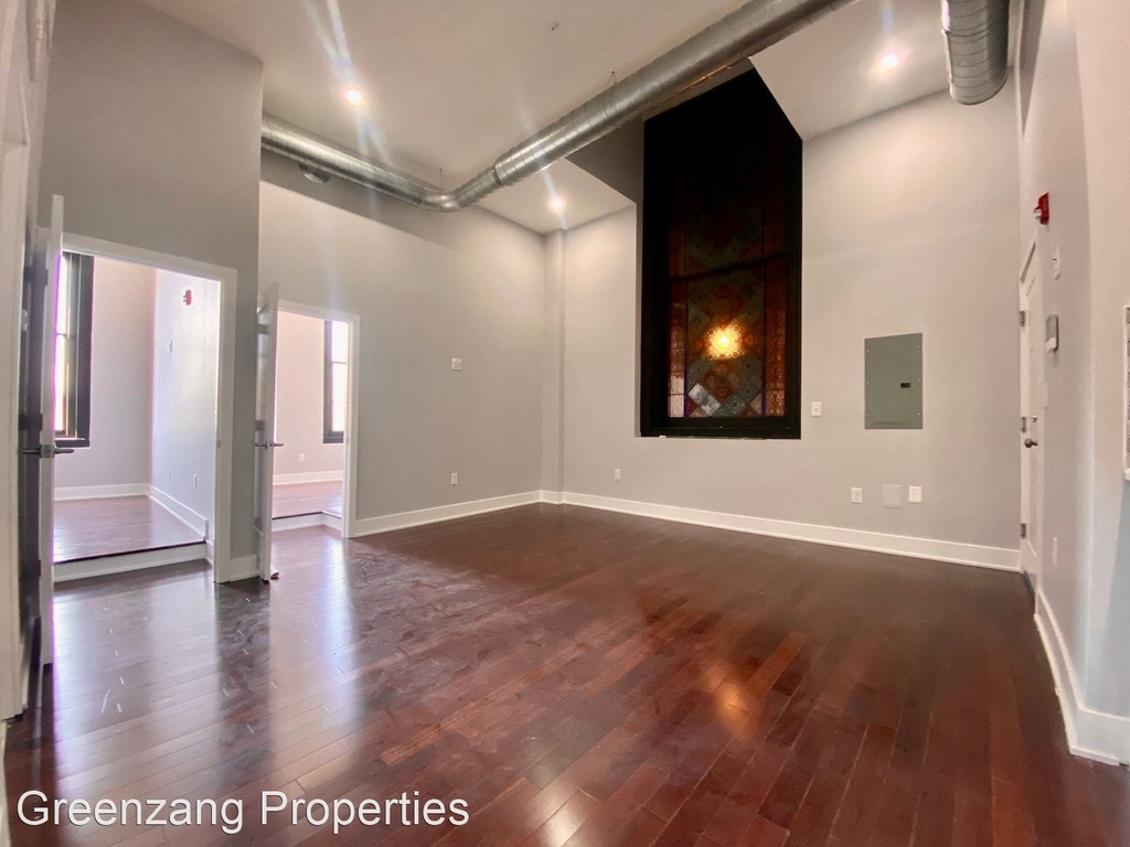 300 Richmond Street - Photo 3
