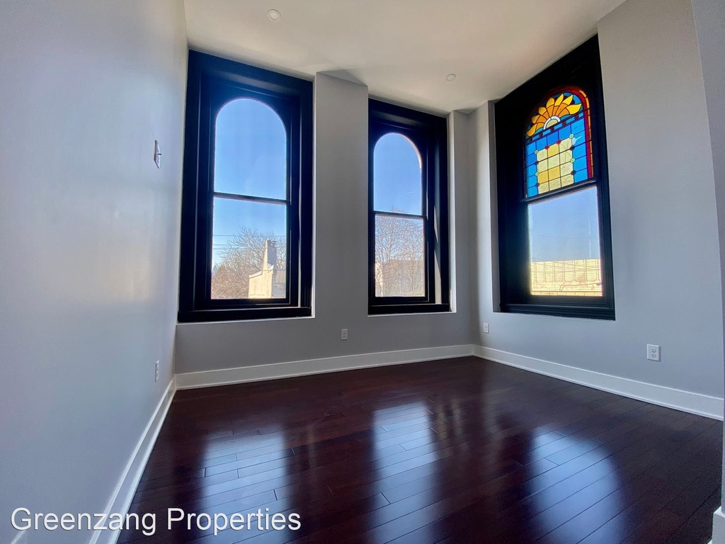 300 Richmond Street - Photo 6
