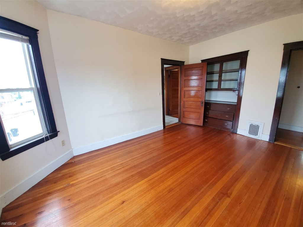 258 Belmont St Apt 2a - Photo 2