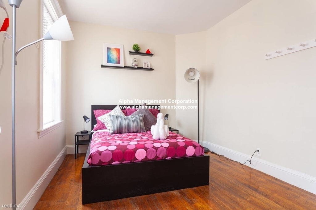 1247 Beacon St Apt 3 - Photo 6