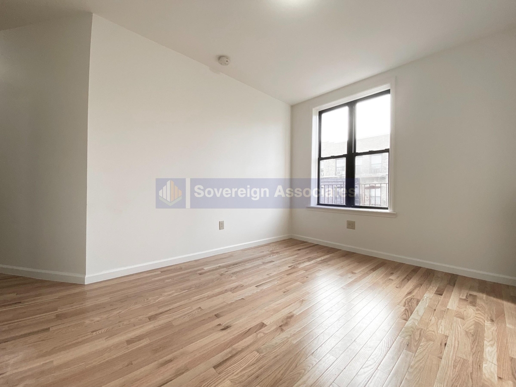 81 Cabrini Boulevard - Photo 0