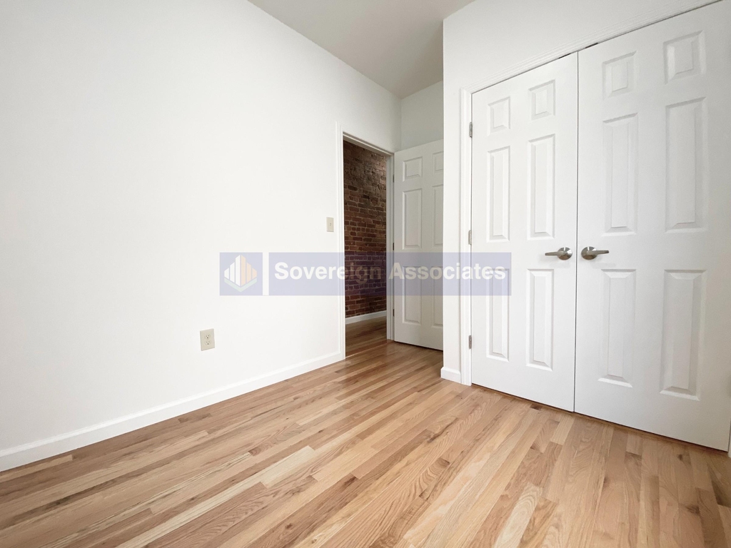 81 Cabrini Boulevard - Photo 3