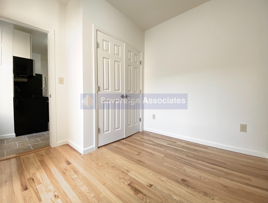 81 Cabrini Boulevard - Photo 6