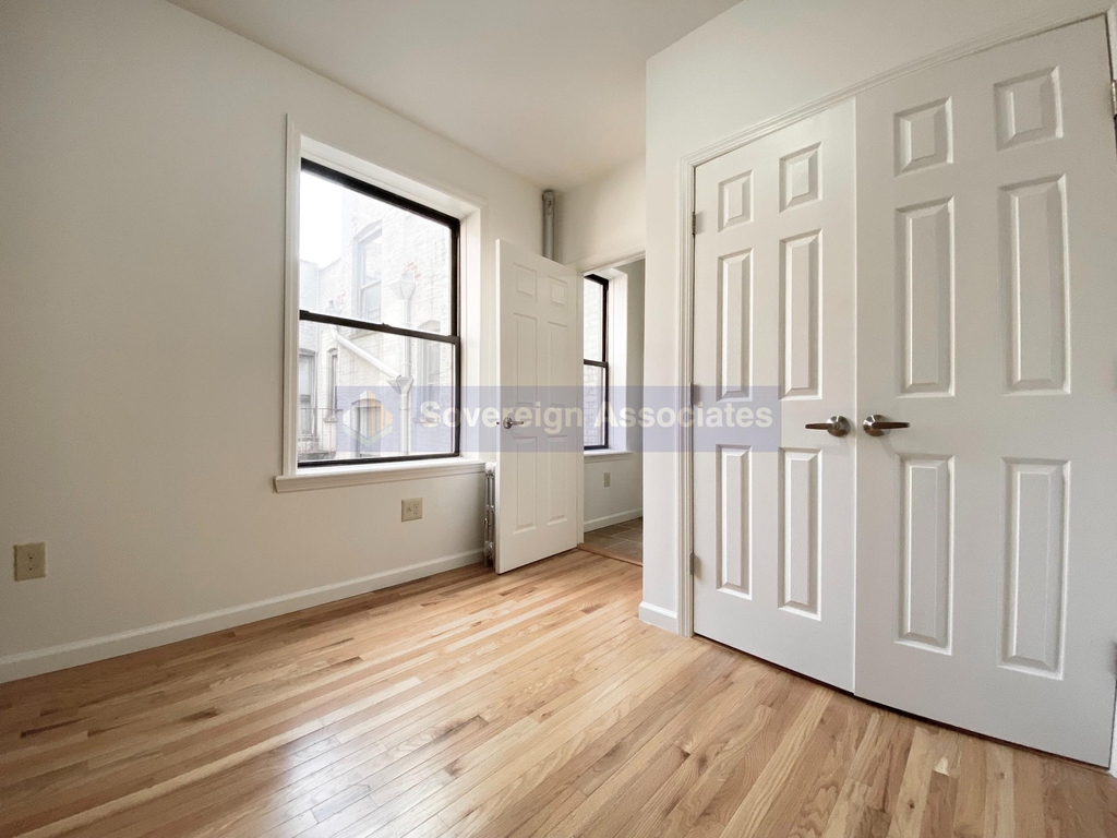 81 Cabrini Boulevard - Photo 5