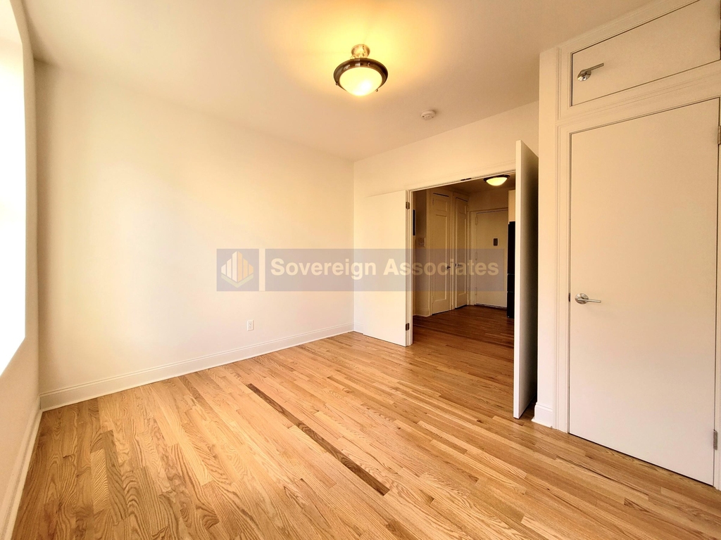 282 Cabrini Boulevard - Photo 4