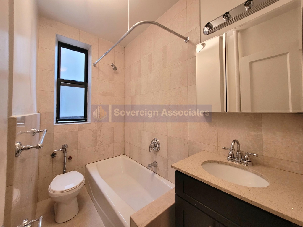 282 Cabrini Boulevard - Photo 6