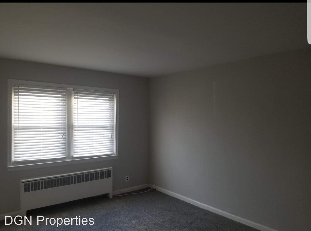 6311-19 Everett Avenue - Photo 1