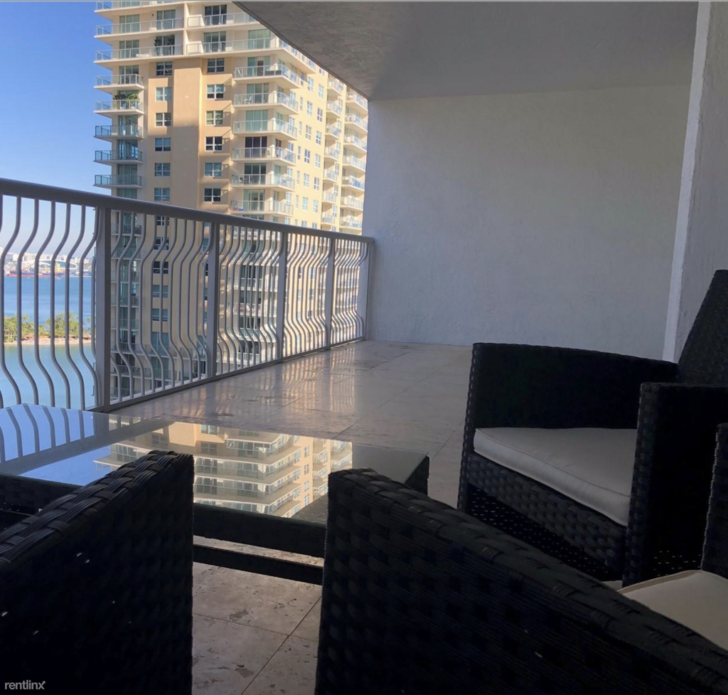 1200 Brickell Bay Dr - Photo 2