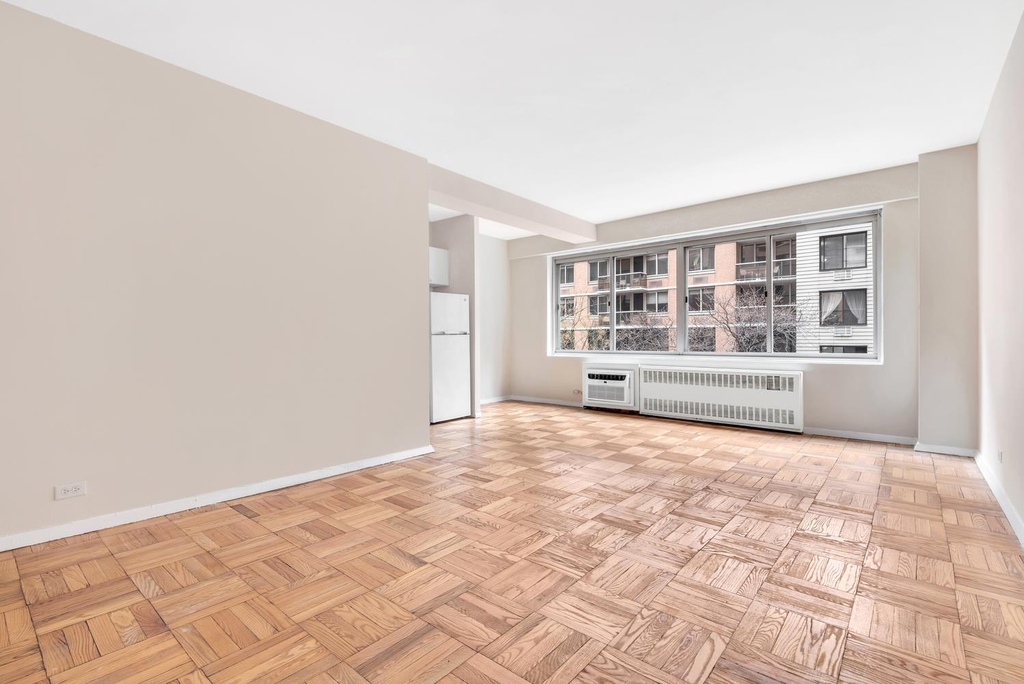 225 E 46th St - Photo 0