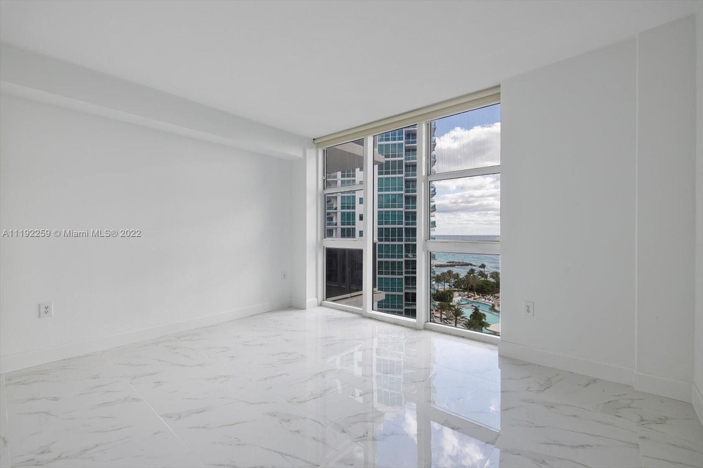 10275 Collins Ave - Photo 16