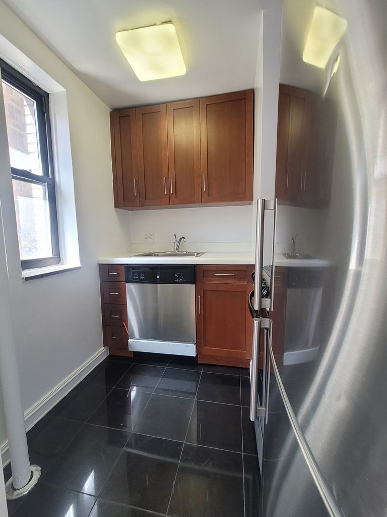 235 East 46th Street - Photo 2