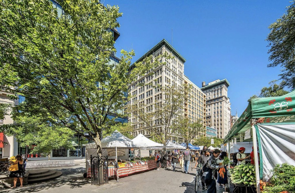 225 East 10th Street - Photo 9