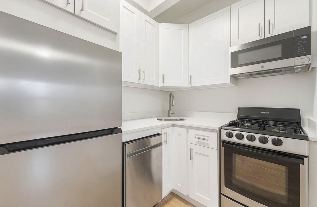 225 East 10th Street - Photo 0