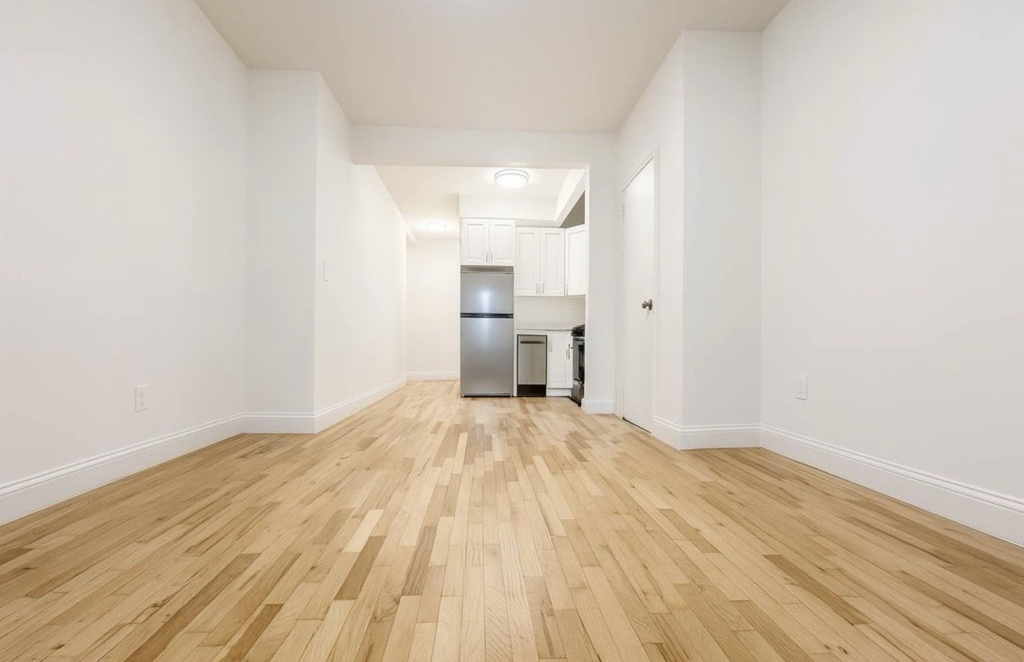 225 East 10th Street - Photo 3