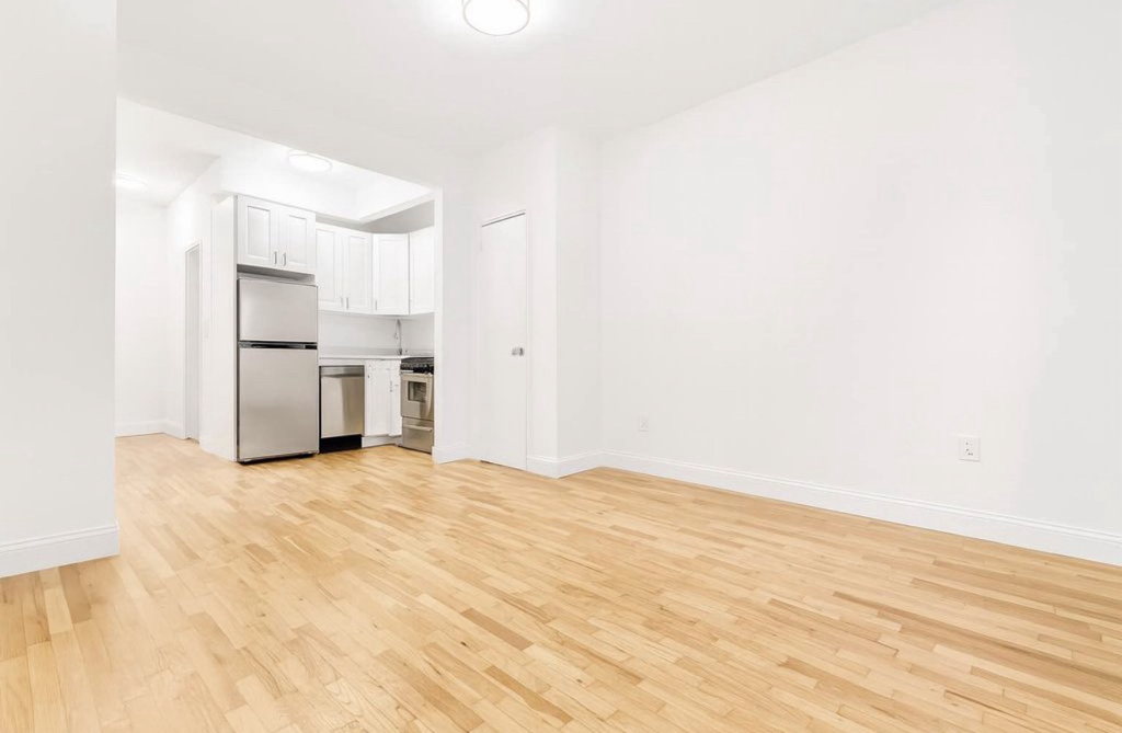 225 East 10th Street - Photo 1