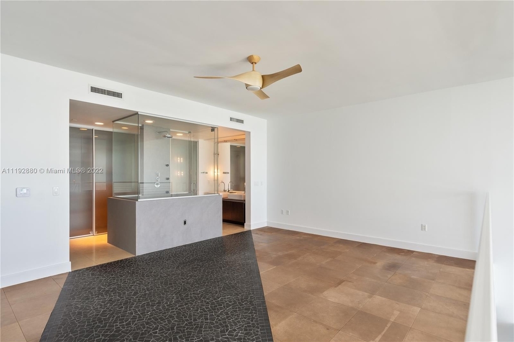 1040 Biscayne Blvd - Photo 10