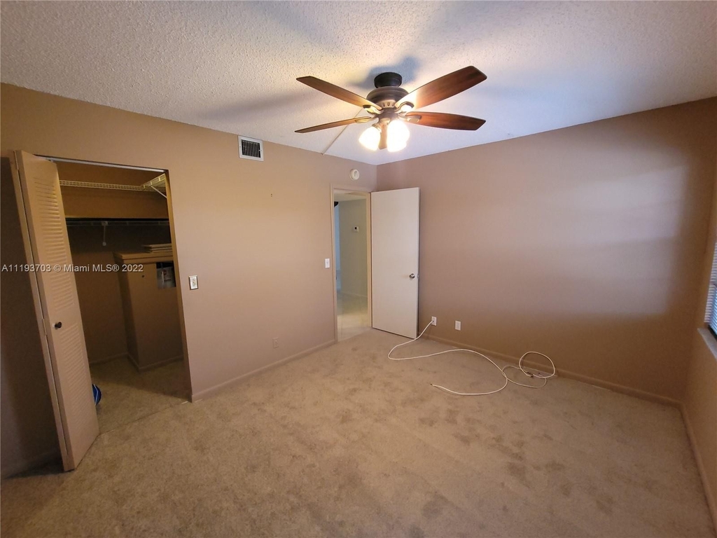 1251 Sw 125th Ave - Photo 15