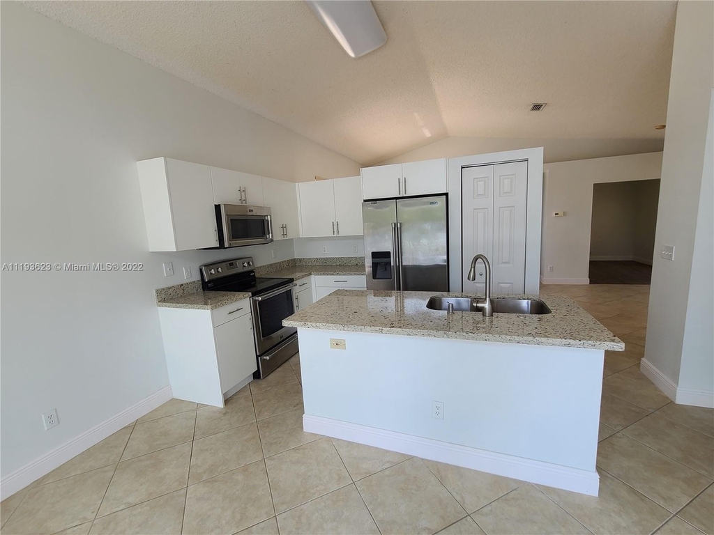 18088 Sw 30th Ct - Photo 22