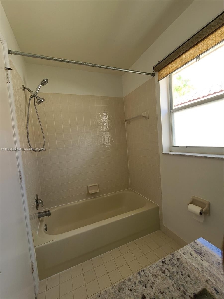 18088 Sw 30th Ct - Photo 18