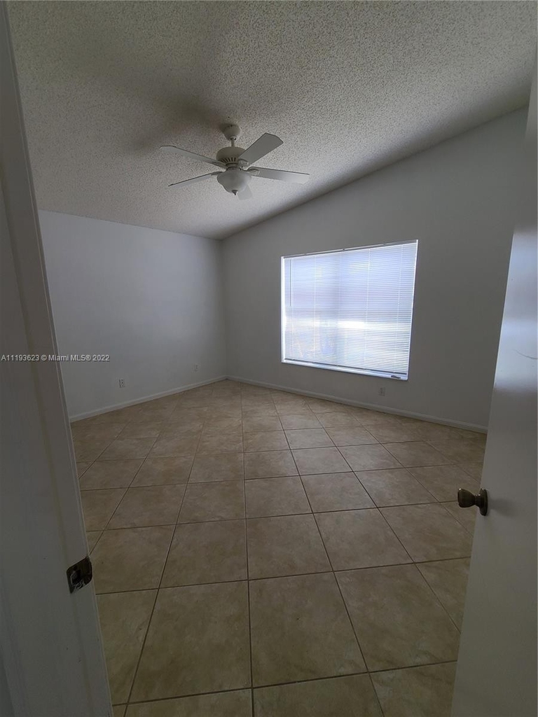 18088 Sw 30th Ct - Photo 14