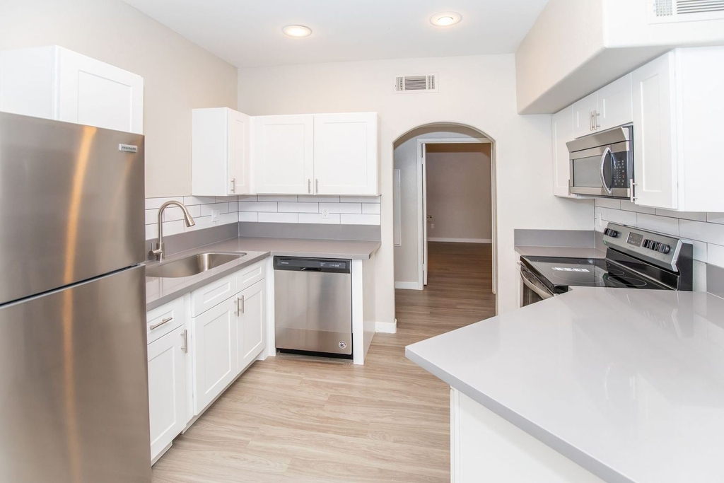 4800 E. Tropicana Ave - Photo 18